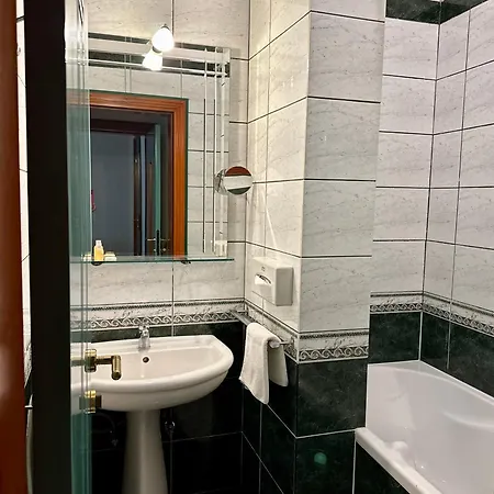 25 Apartment