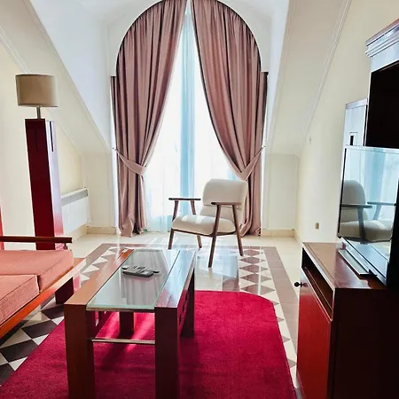Apartment 25