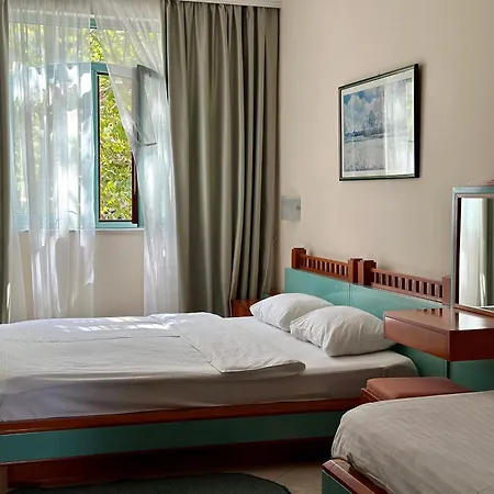 25 * Подгорица